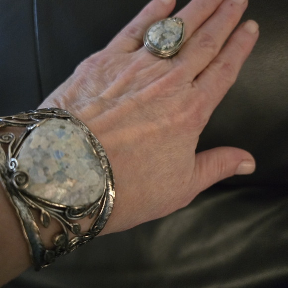 Silver Stone Bracelet and Ring Set - Picture 2 of 7